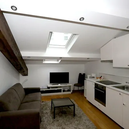 Apartment Saint Honore *